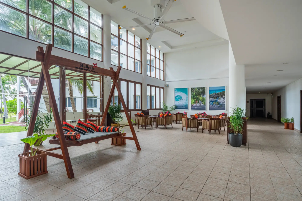Hulhule Island Hotel