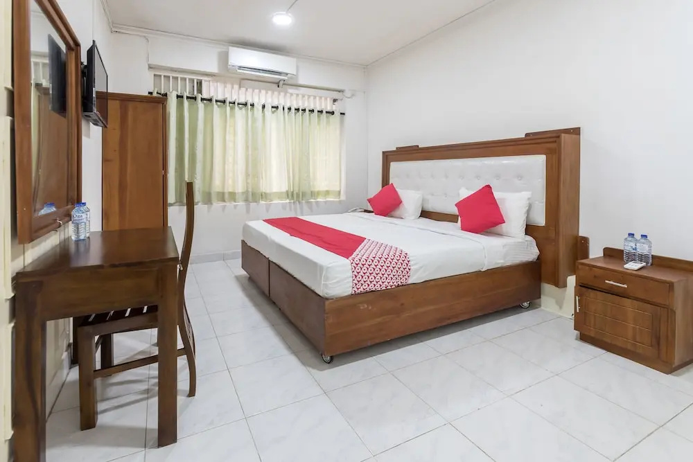 OYO 102 Metro Marine Drive Hotel — photo 5