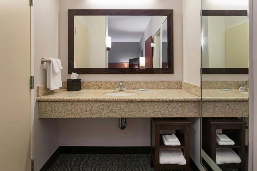 Courtyard by Marriott Long Beach Airport — photo 8