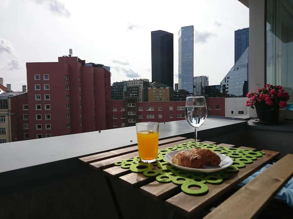 City Center Raua Apartment with Balcony — photo 8