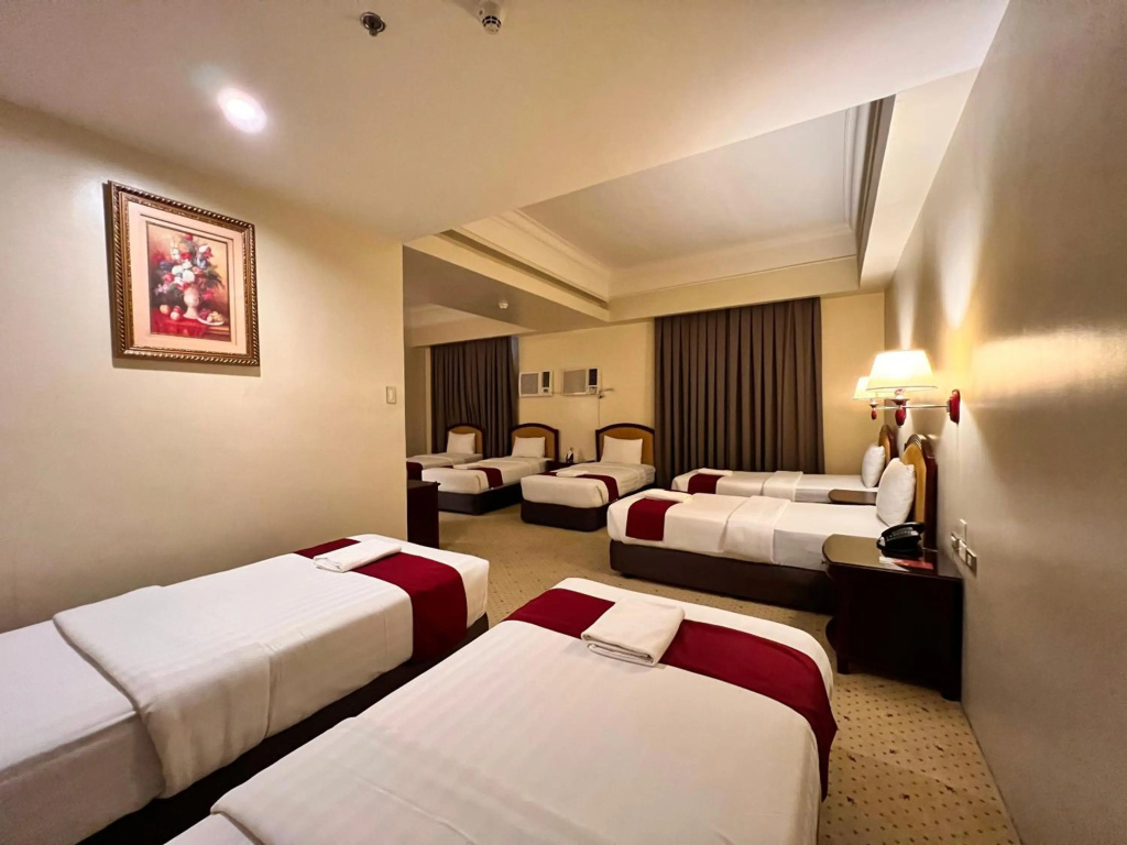 Sarrosa International Hotel and Residential Suites — photo 4