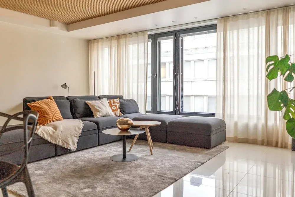 Luxurious 3-Br Apt with Balcony — photo 6