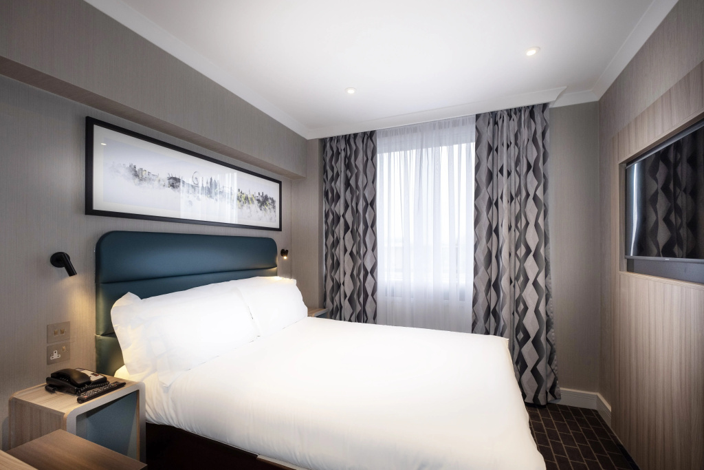 City Sleeper at Royal National Hotel — photo 3