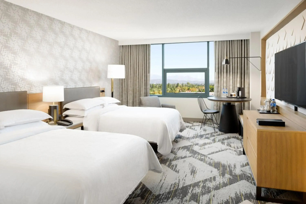 Sheraton Cerritos Hotel, photo 3