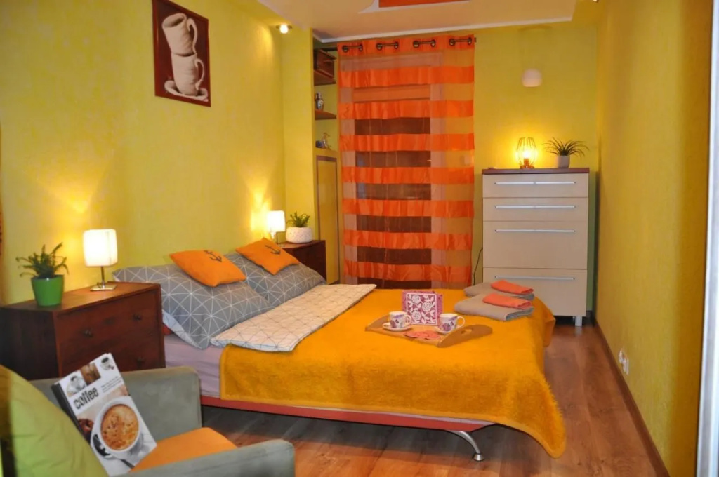 Lawendowe światło - przy stacji Metra — photo 3