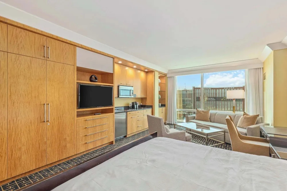 Renovated Trump Hotel Las Vegas Studio Strip Views 2803, photo 5