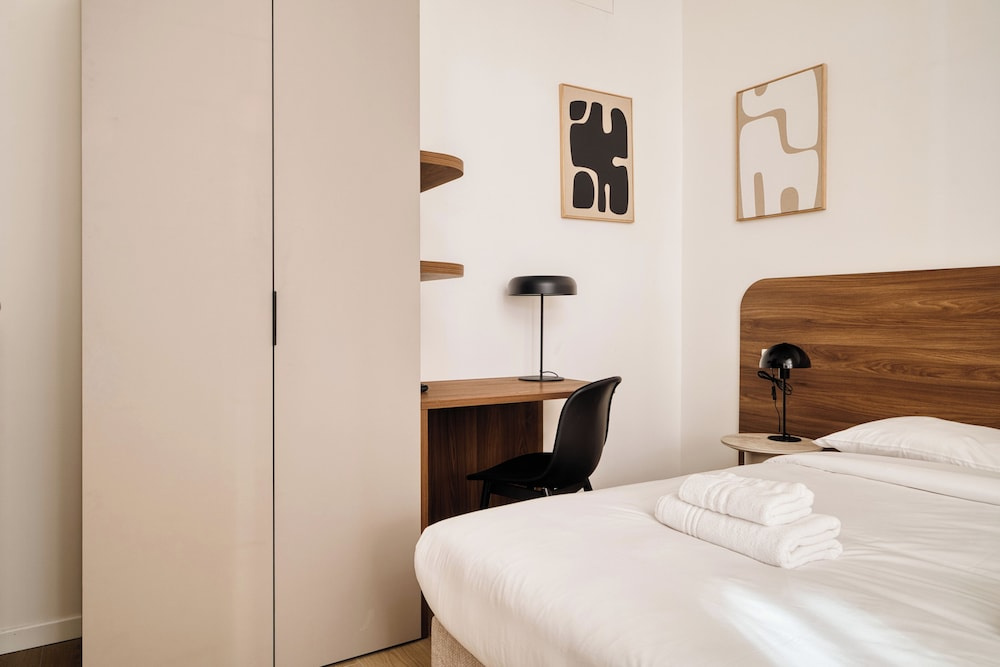 Elegant Flats near Guastalla Gardens — photo 4