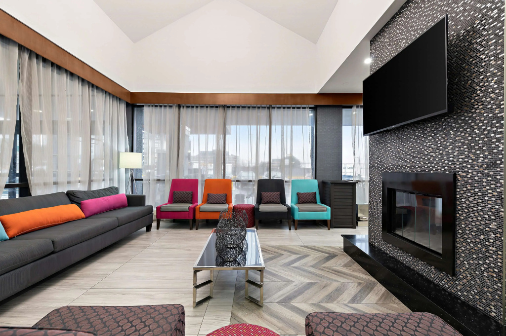 Best Western Plus Toronto North York Hotel & Suites, photo 3