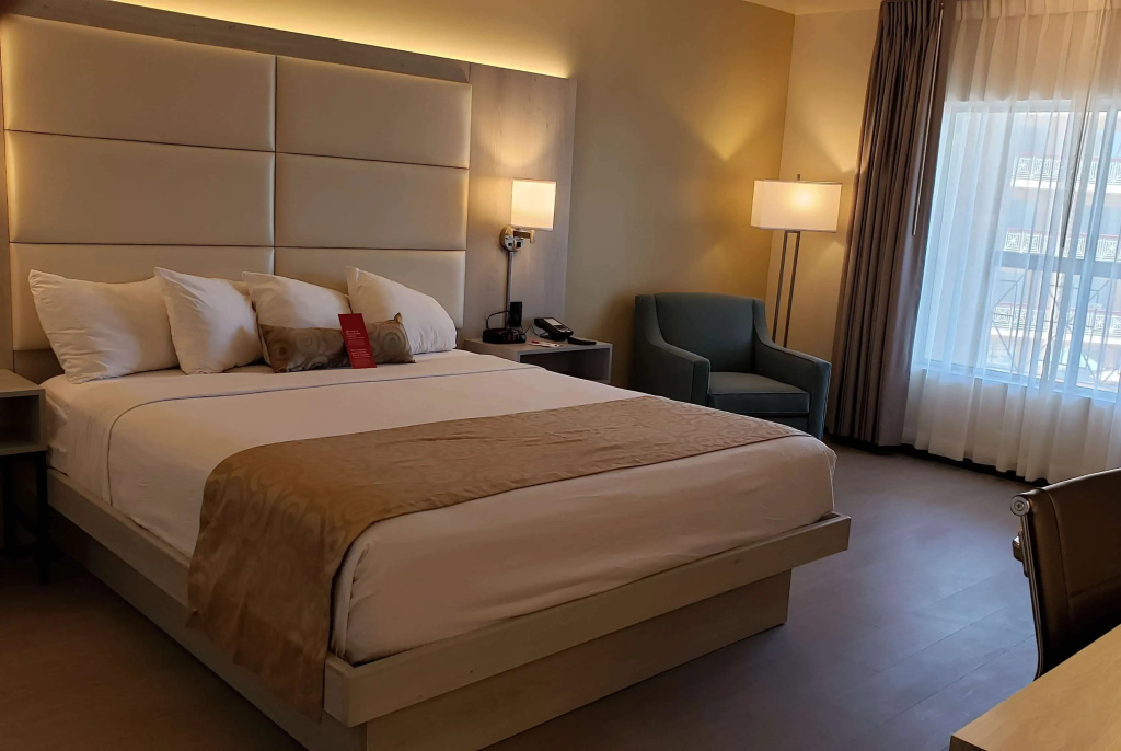 Ramada by Wyndham Burbank Airport, photo 4