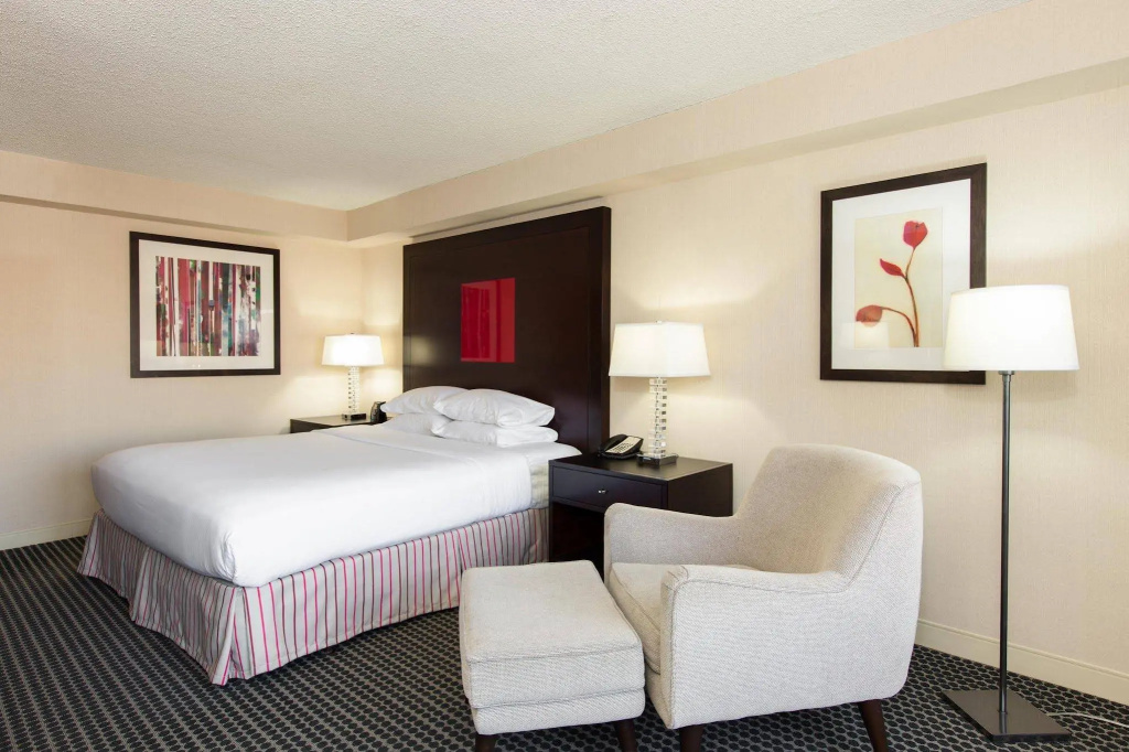 DoubleTree by Hilton Chicago - Magnificent Mile — photo 7