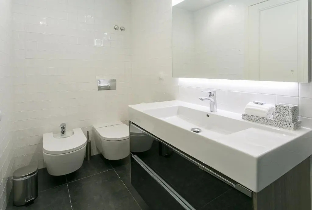 Lisbon luxury retreat! 2 suites, balcony & views!! — photo 8