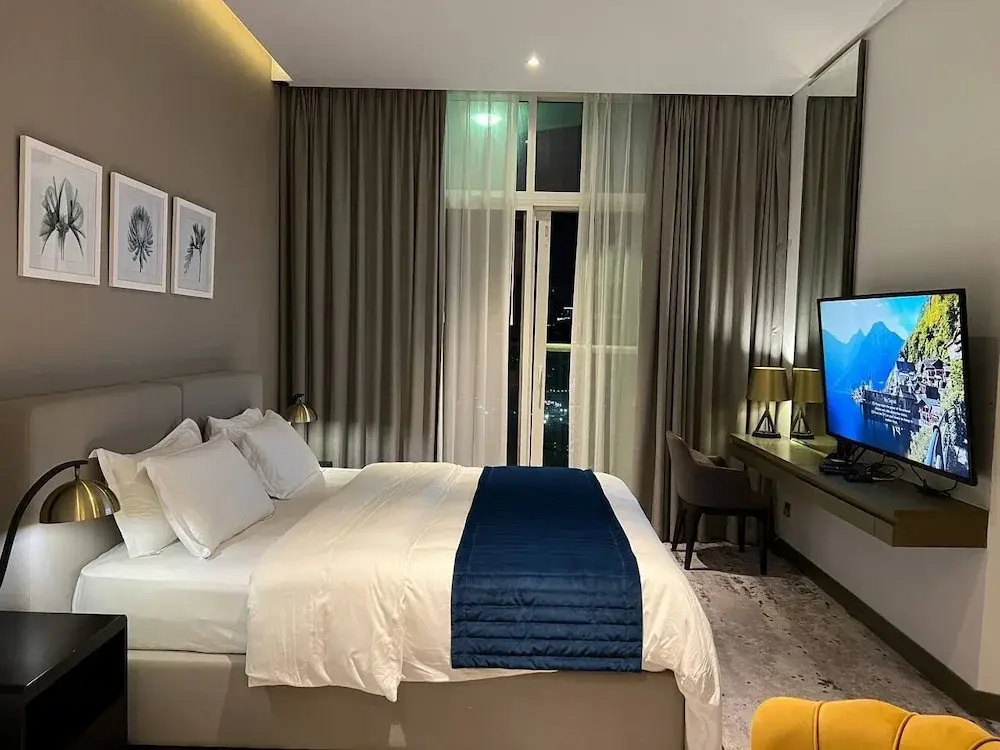 Burj Khalifa Canal View Fully Furnished Studio At Damac Prive, photo 2