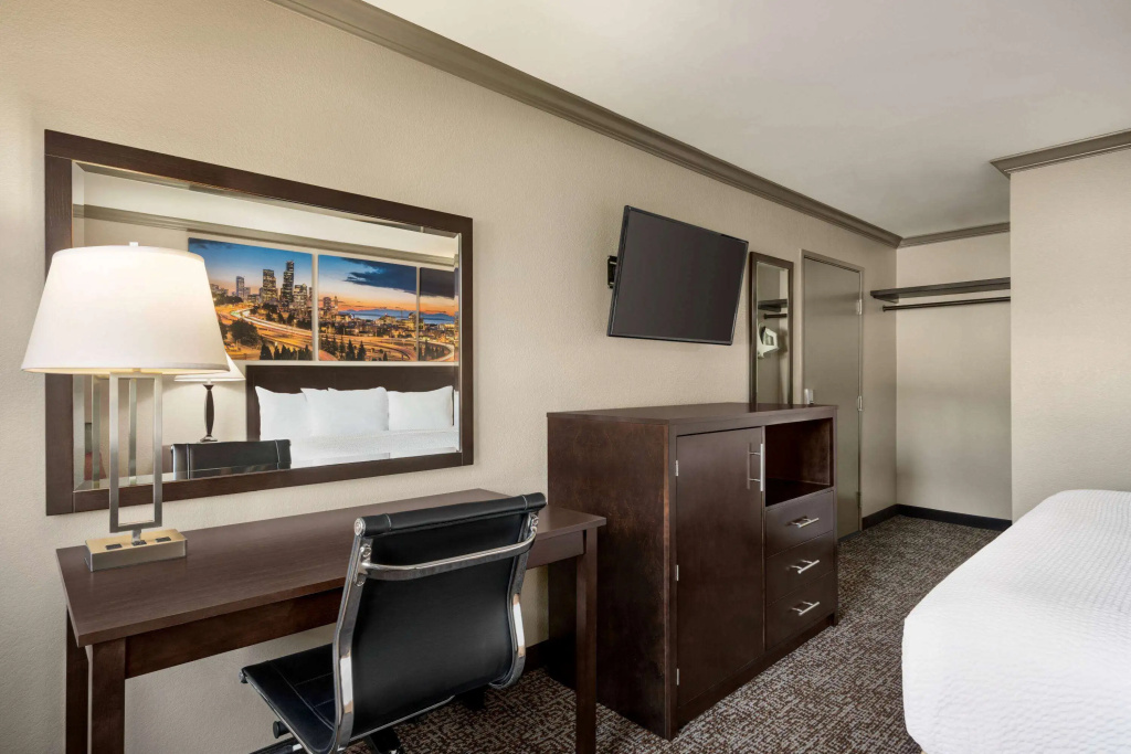 Baymont by Wyndham Monterey Park — photo 6