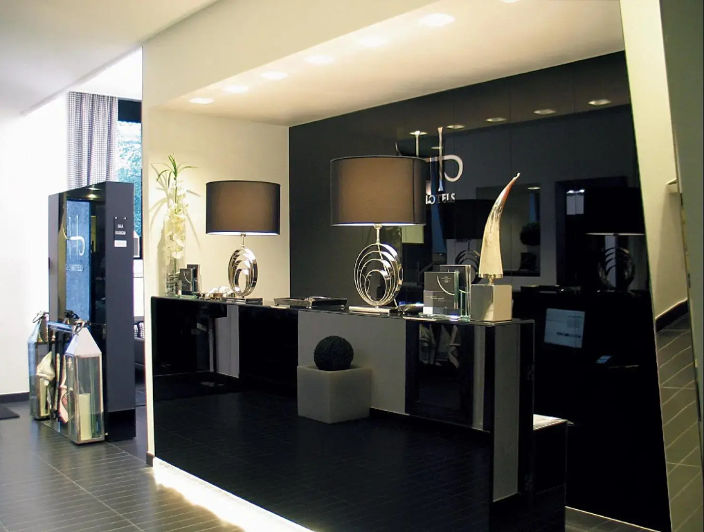LHP Hotel Napoleon, photo 2