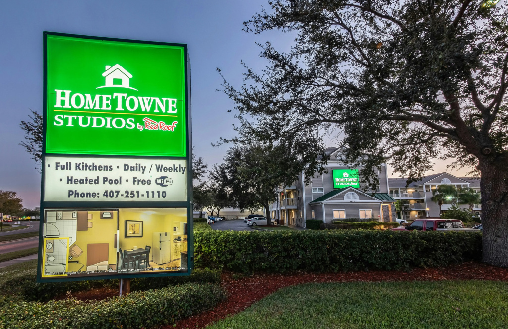 HomeTowne Studios by Red Roof Orlando South