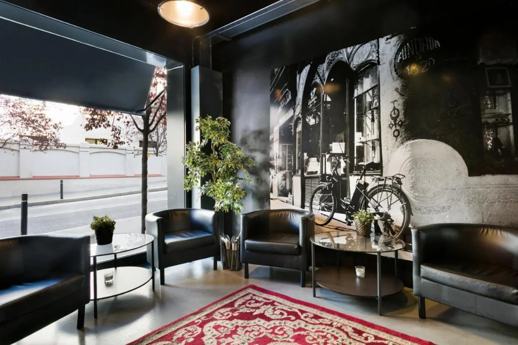 Fira Apartments — photo 4