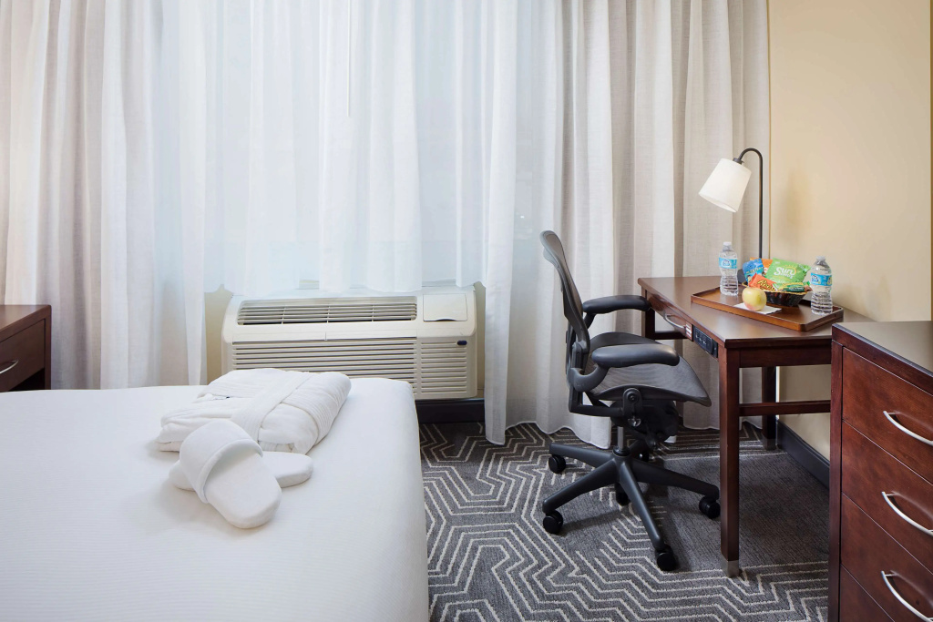 DoubleTree by Hilton Los Angeles - Commerce, photo 4