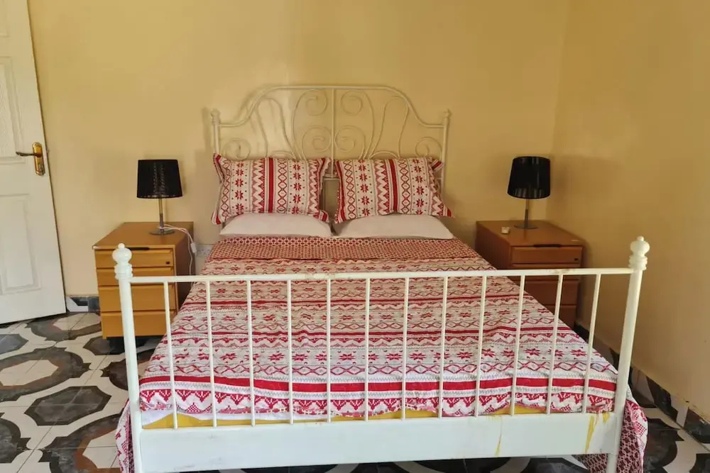 4 Bed House Sleeps 8 - Garden and Pets Welcome — photo 2