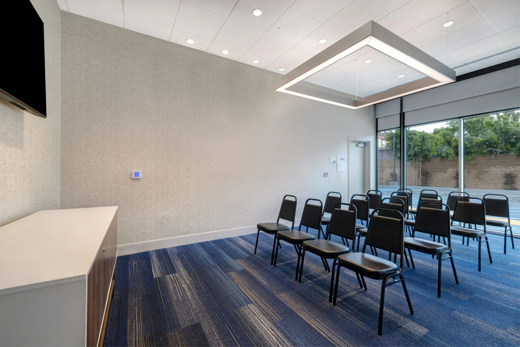 Holiday Inn Express & Suites Glendale Downtown by IHG — photo 8