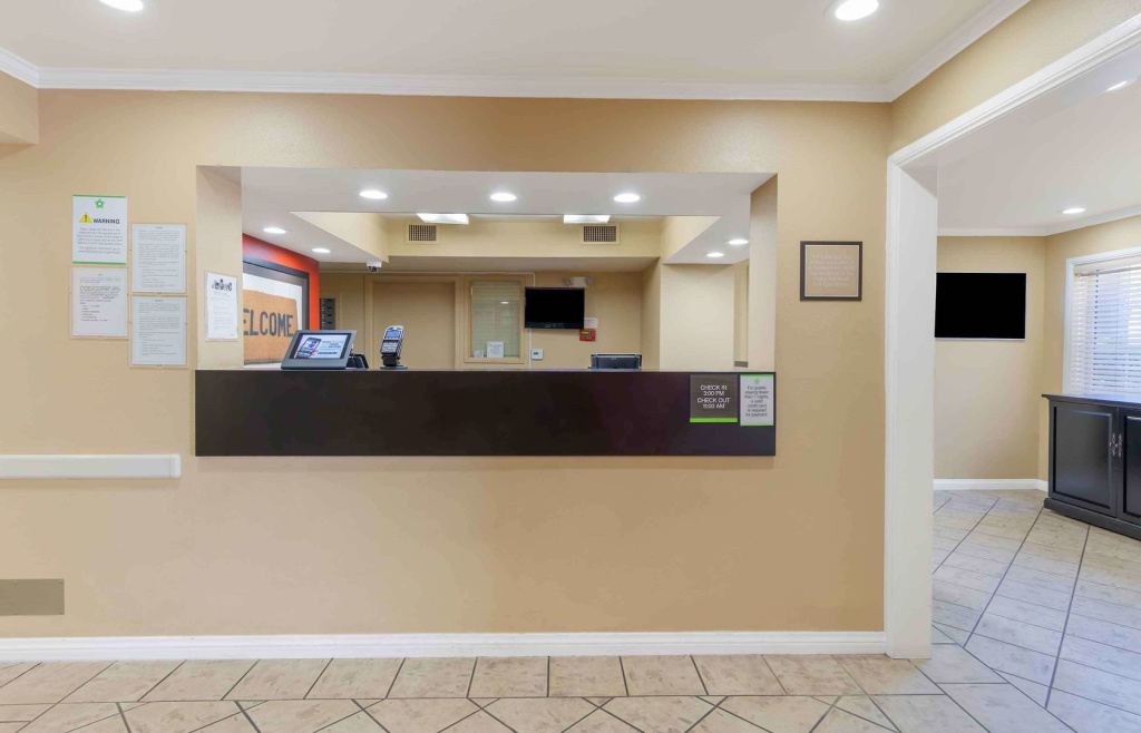 Extended Stay America Suites Los Angeles Torrance Del Amo Ci, photo 2