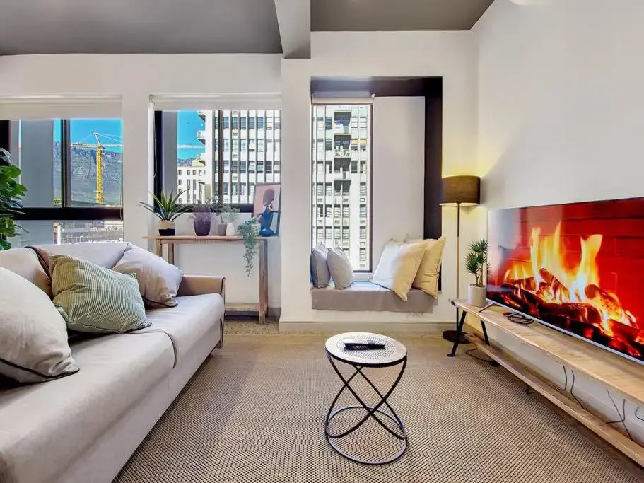 City Bowl Apartment with Rooftop Pool!, photo 3