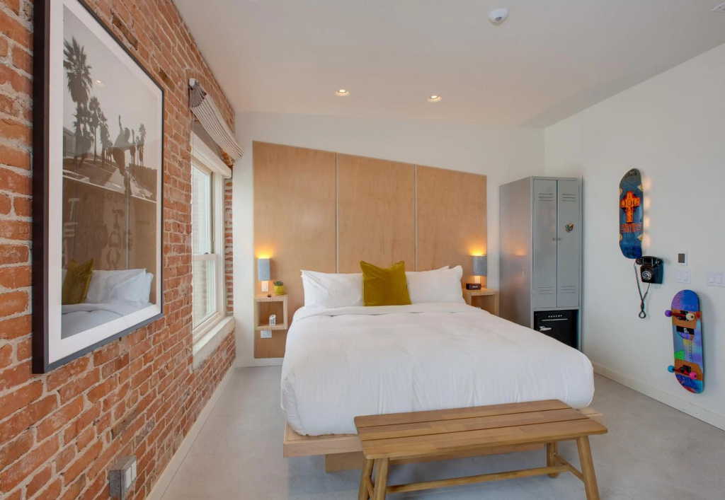 Venice V Hotel