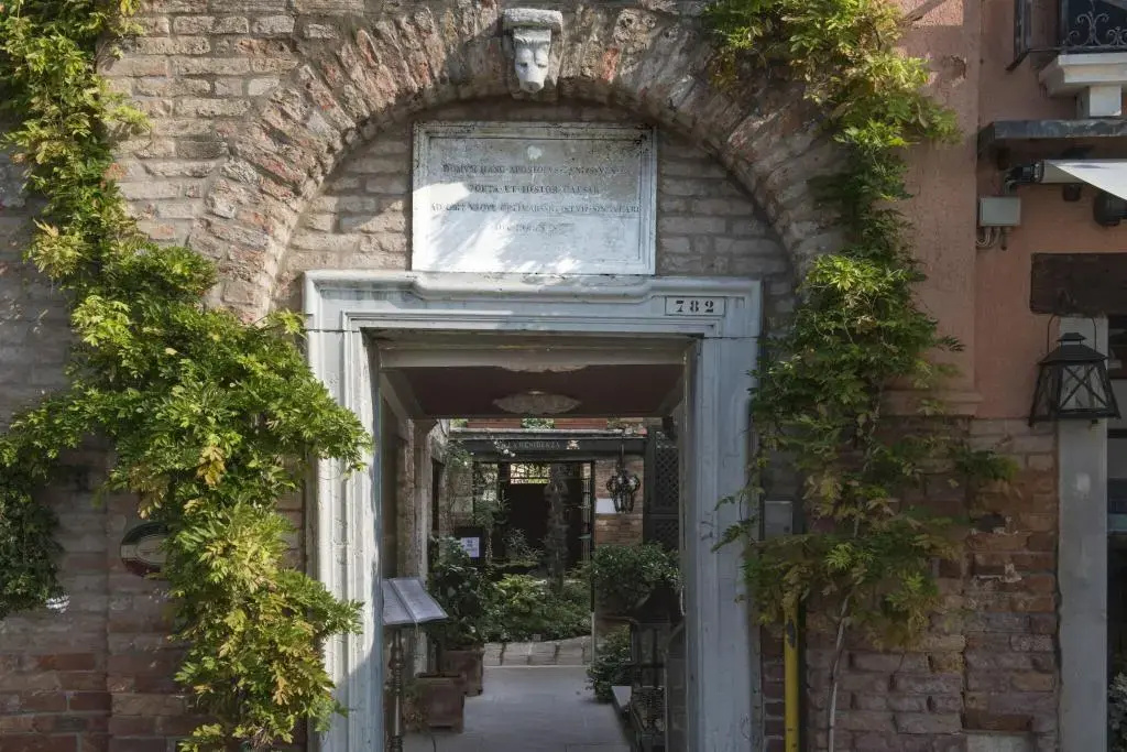 La Calcina Suites