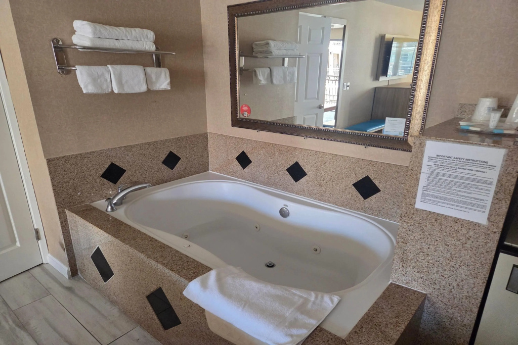 Days Inn by Wyndham Alhambra CA — photo 7