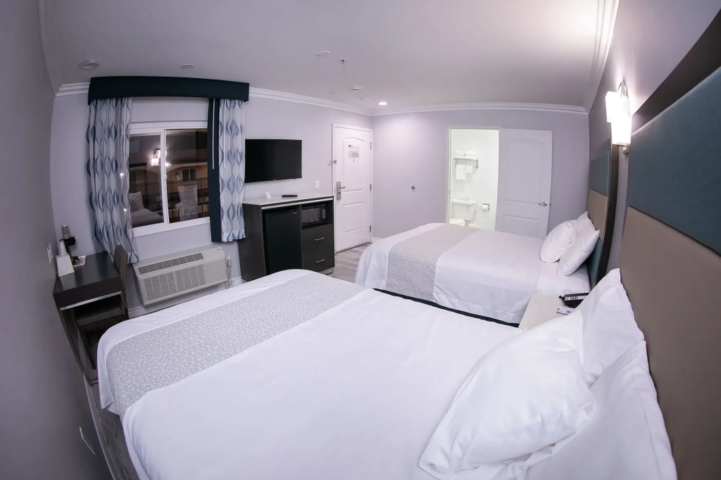 Travelodge Inn & Suites by Wyndham West Covina, photo 4