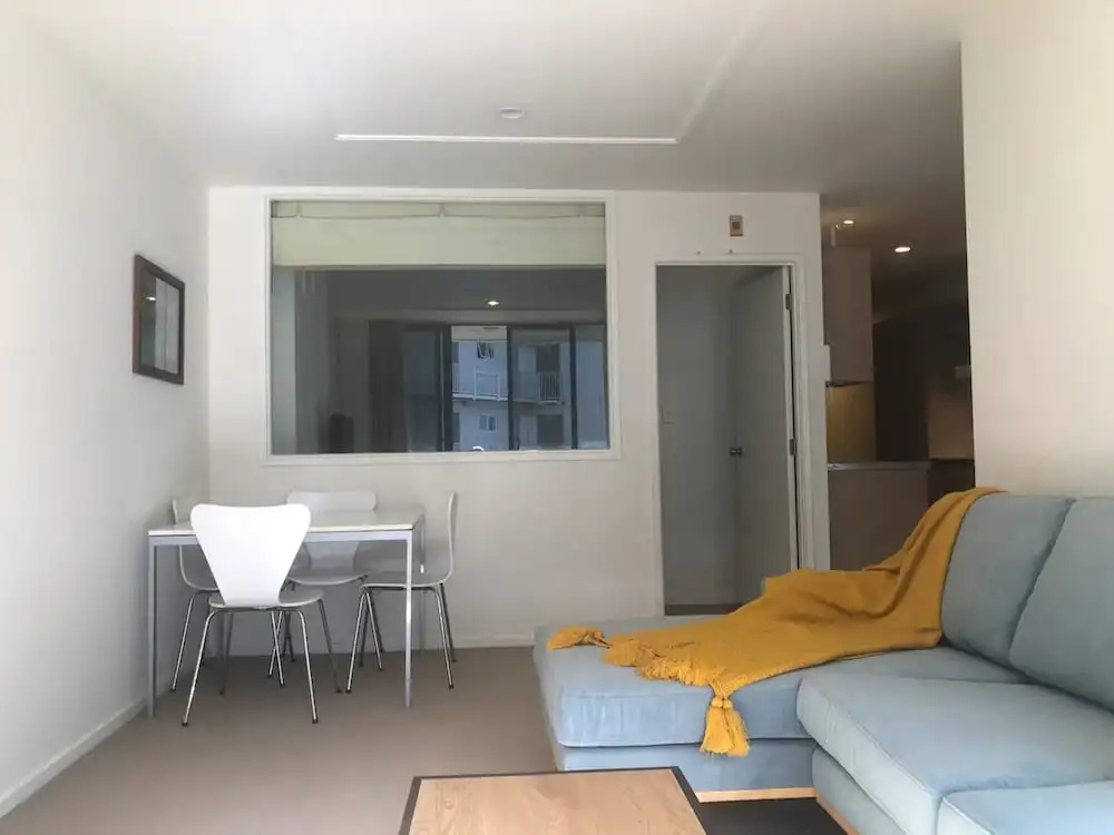 Spacious 2BR Near Westfield Newmarket — photo 3