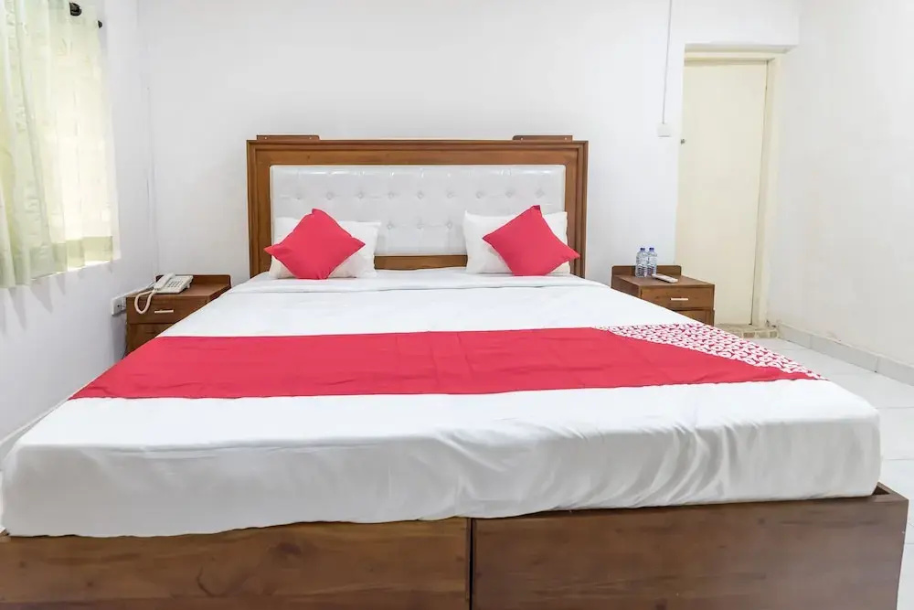 OYO 102 Metro Marine Drive Hotel — photo 4