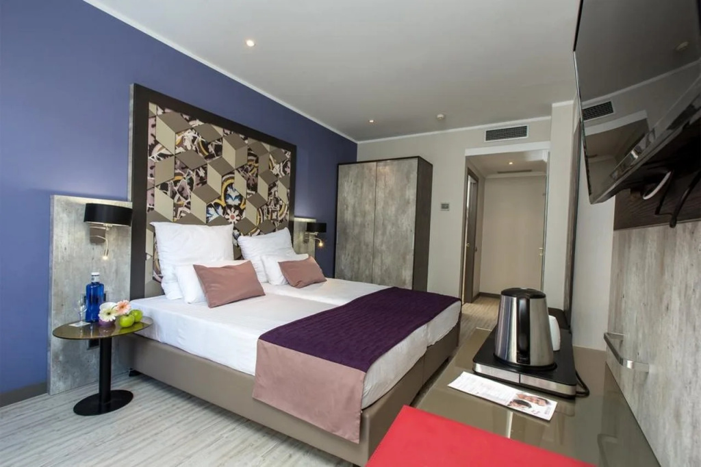Leonardo Hotel Barcelona Las Ramblas, photo 2
