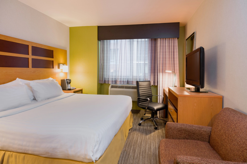 Holiday Inn Express New York City Times Square by IHG — photo 6