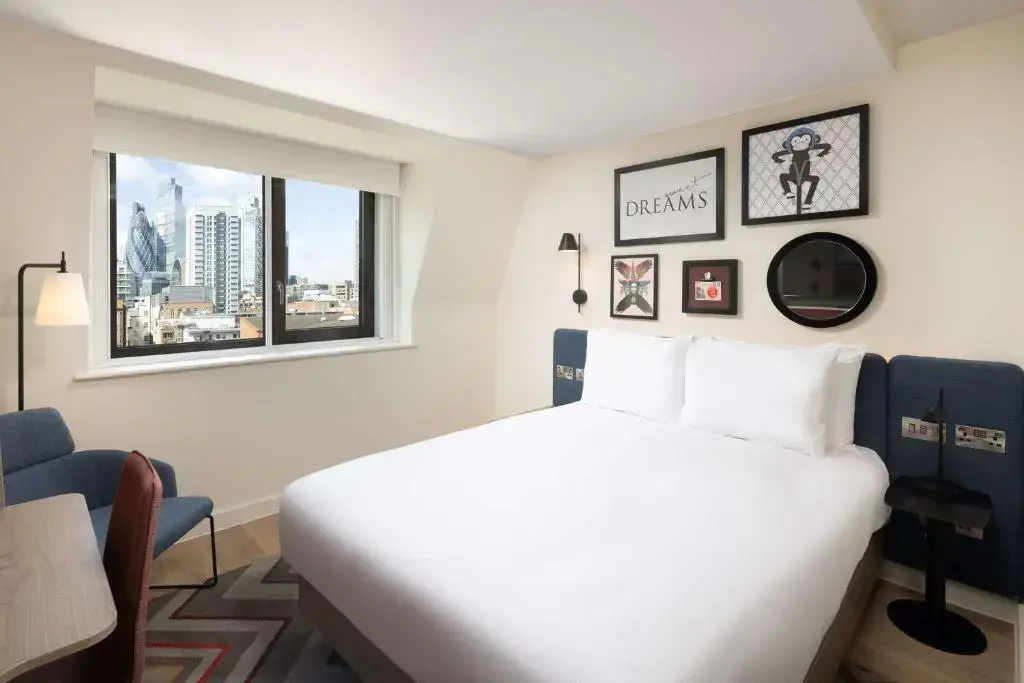 Hampton by Hilton London City — photo 4
