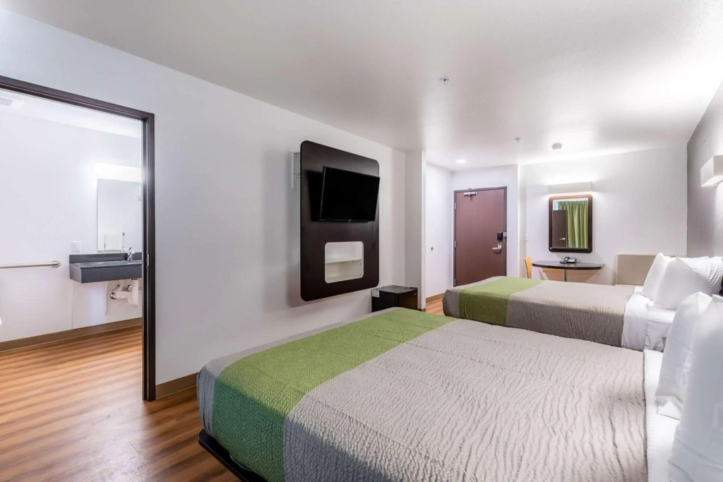 Motel 6 Las Vegas, NV - Motor Speedway, photo 2