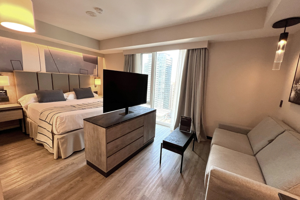 Hotel Riu Plaza Toronto, photo 3