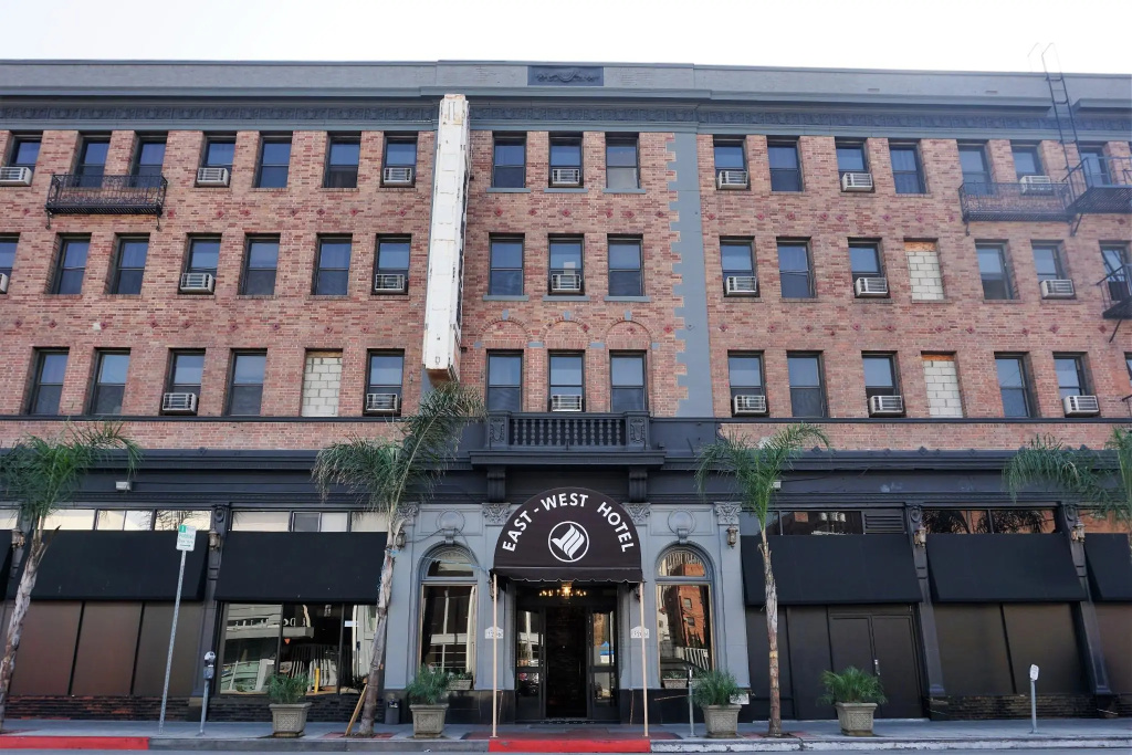 H Hotel