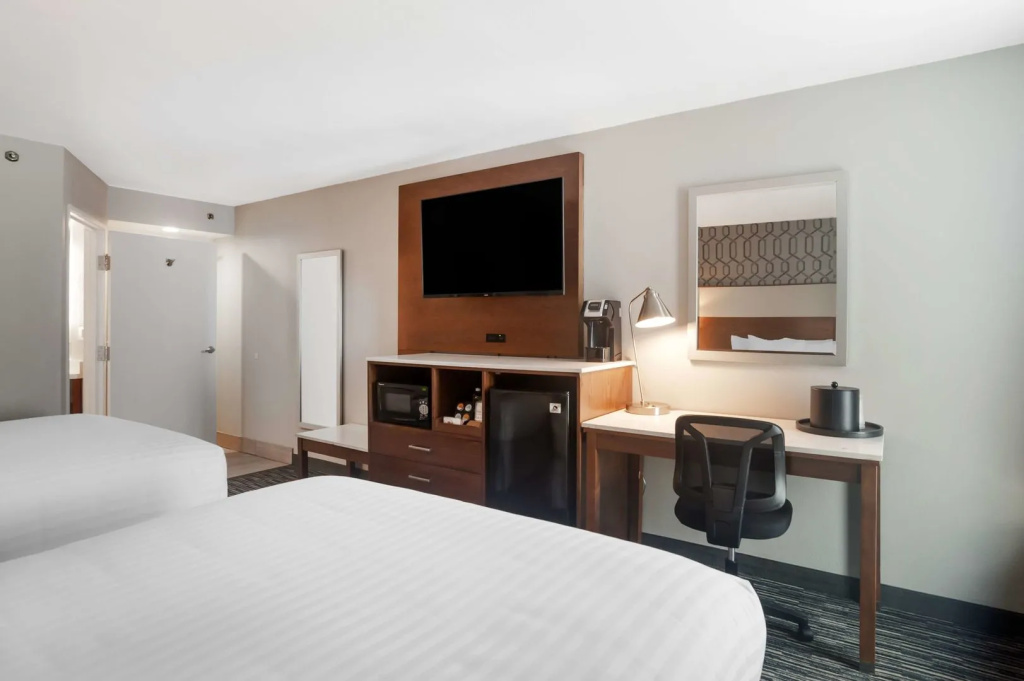 Best Western Plus Commerce Hotel — photo 7