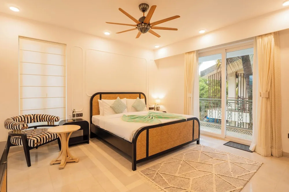 ELIVAAS Purple Coral Luxe 5-BHK Villa, photo 4