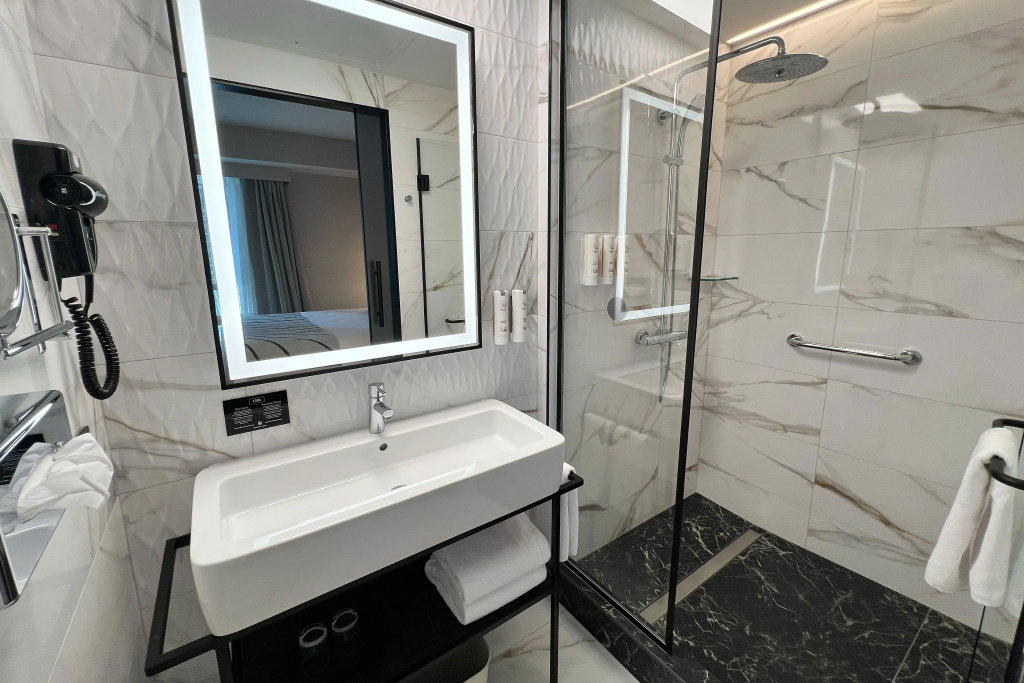 Hotel Riu Plaza Toronto — photo 8