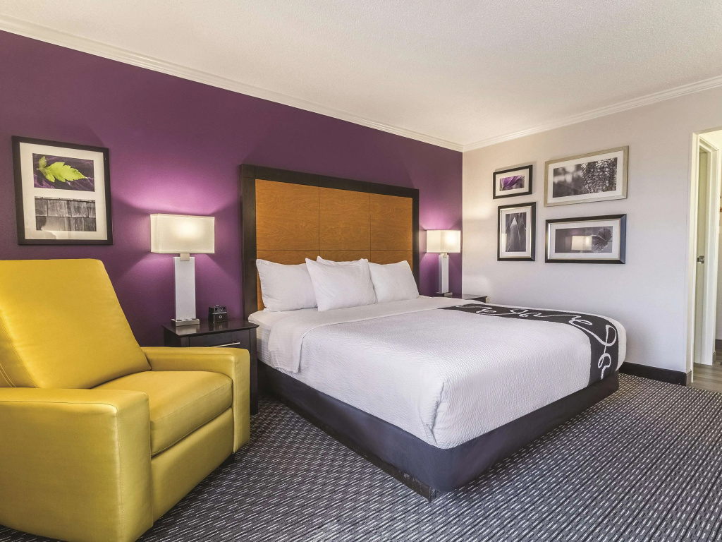 La Quinta Inn & Suites by Wyndham Miami Airport East, photo 4