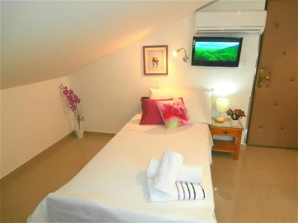 Apartments Song, photo 2