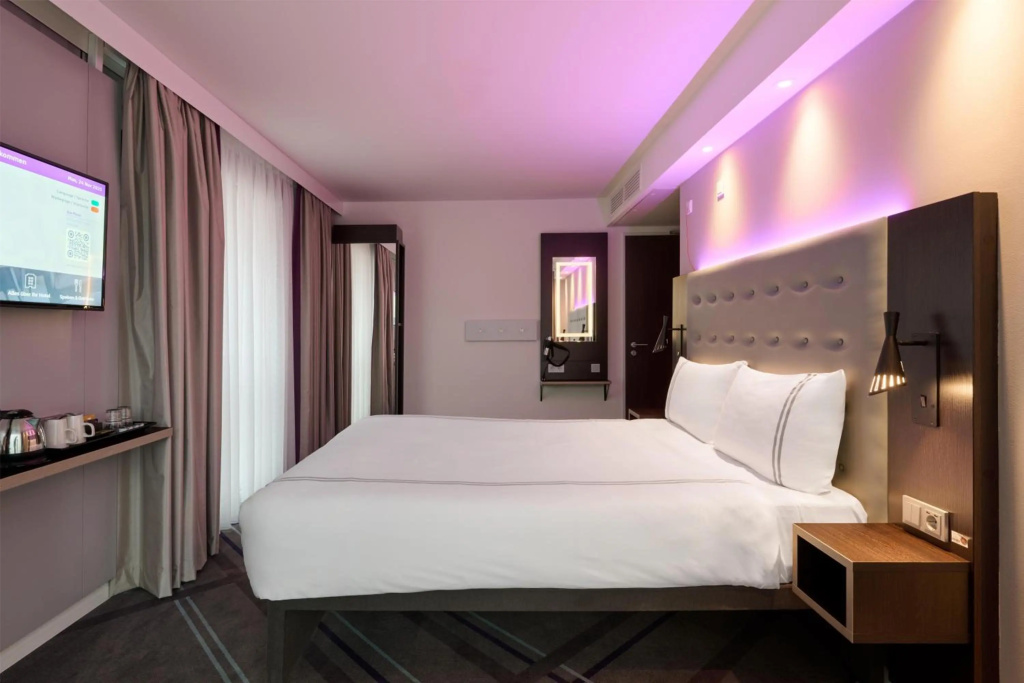Premier Inn Berlin Alexanderplatz Hotel — photo 4