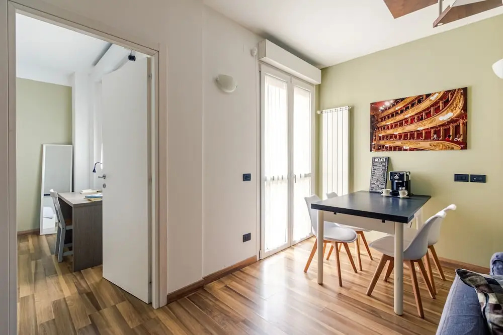 Candiani Building - Elegant 2-level Apartment With 3 Bedrooms — photo 3