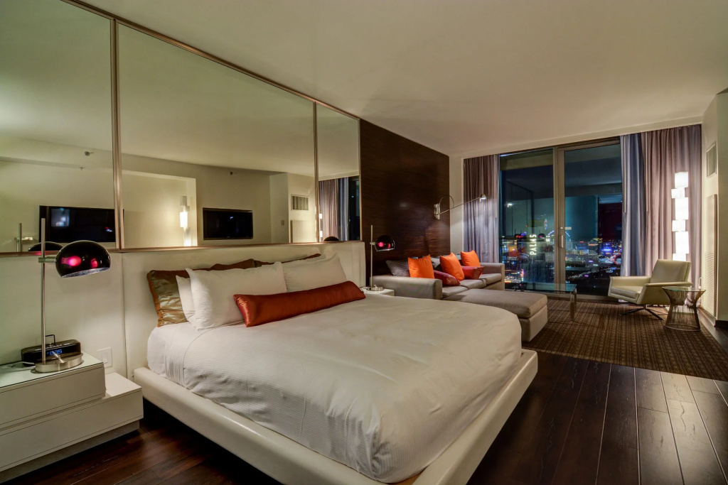 StripViewSuites at Palms Place — photo 7