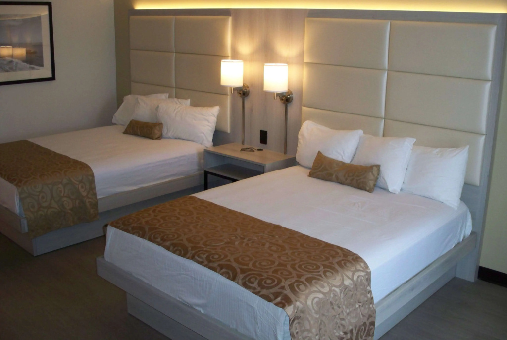 Ramada by Wyndham Burbank Airport, photo 3