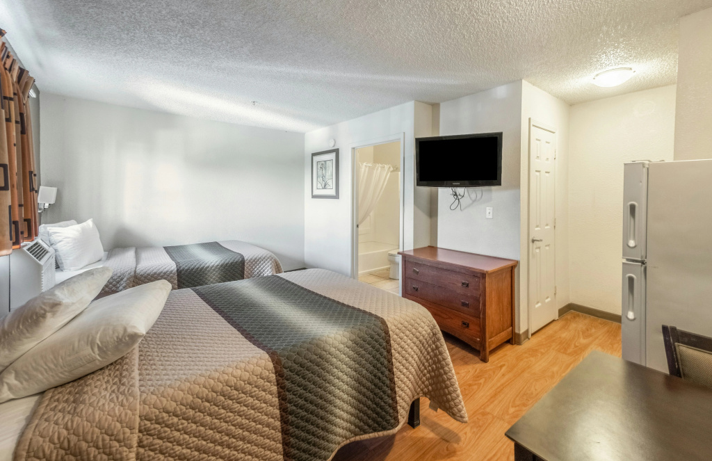 HomeTowne Studios by Red Roof Orlando South — photo 6