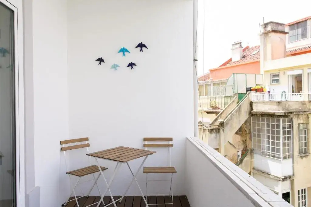 Lisbon luxury retreat! 2 suites, balcony & views!! — photo 7