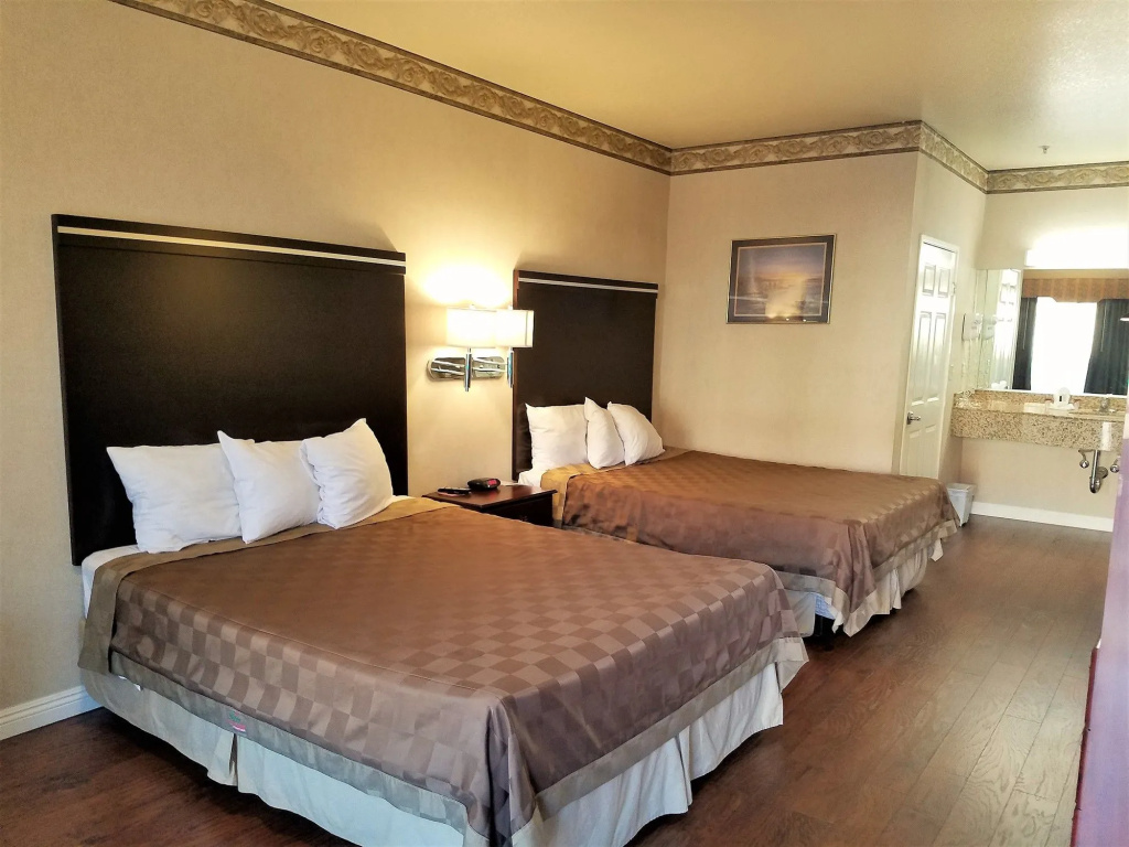 Mid City Inn and Suites, photo 3