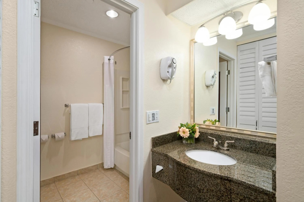 Comfort Suites Paradise Island — photo 8
